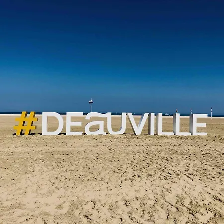 Le Joli Petit Morny Hypercentre 아파트 *