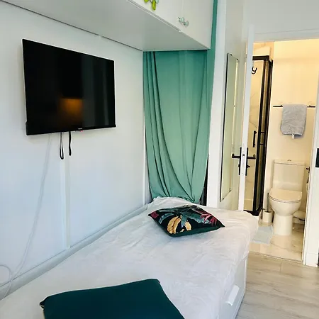 Le Joli Petit Morny Hypercentre 아파트 *