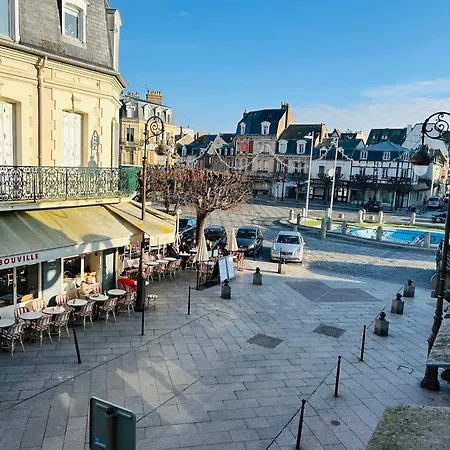 아파트 Le Joli Petit Morny Hypercentre *